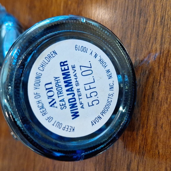 Avon Sea Trophy Windjammer 5.5 oz. After Shave Decanter - Picture 3 of 4